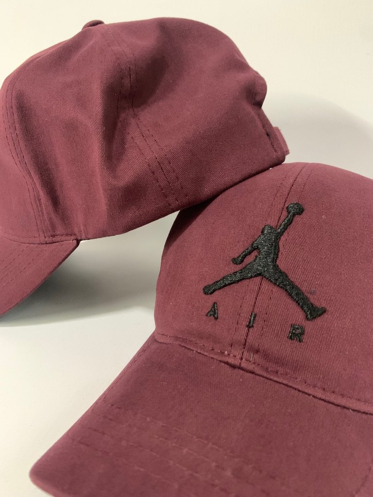 Air Jordan - Tinto con negro - Gorras Truckers