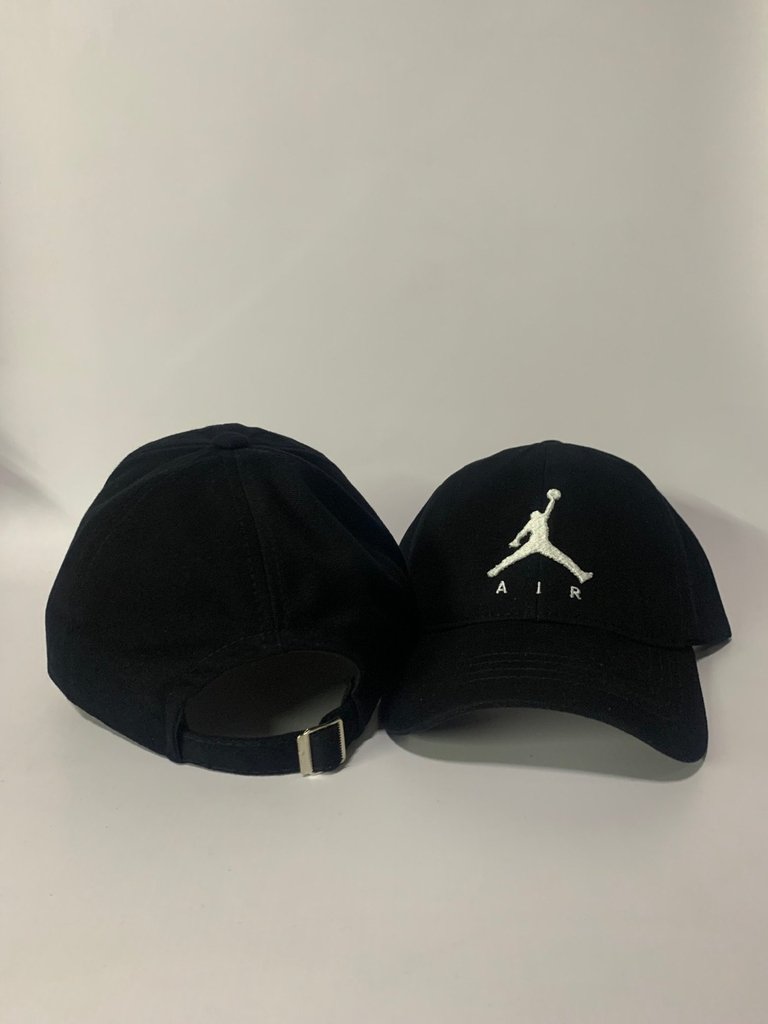 Air Jordan - Negra con blanco - Gorras Truckers