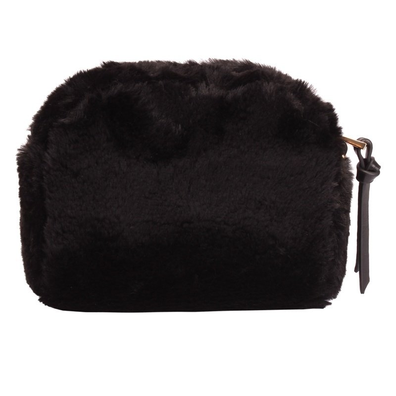 black fur handbolsa