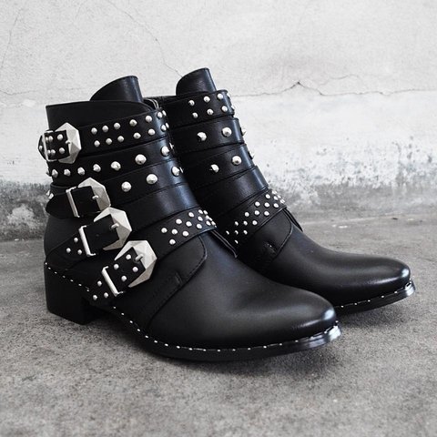 Botas De Mujer Con Cierre Botineta Con Hebillas Tachas Anca