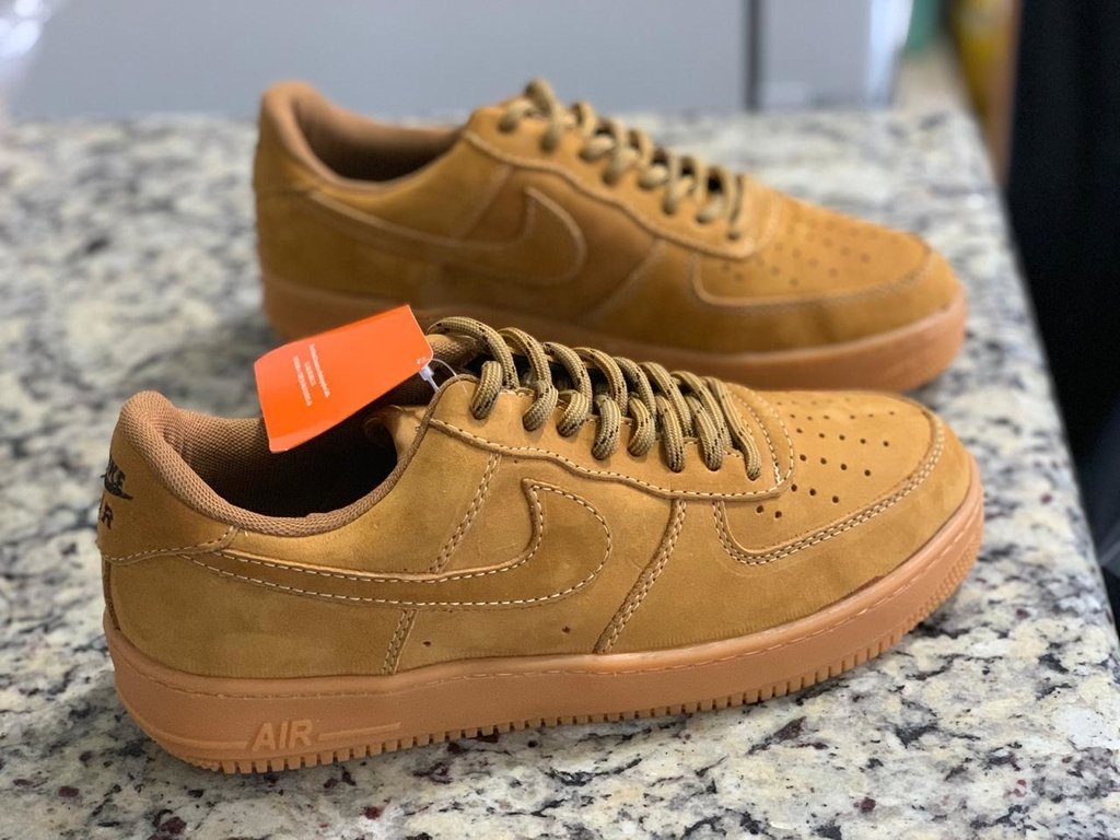 TÊNIS NIKE AIR FORCE 1 CAMURÇA PRETO E MARROM