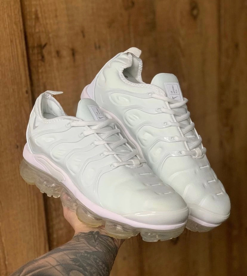 nike vapormax plus branco