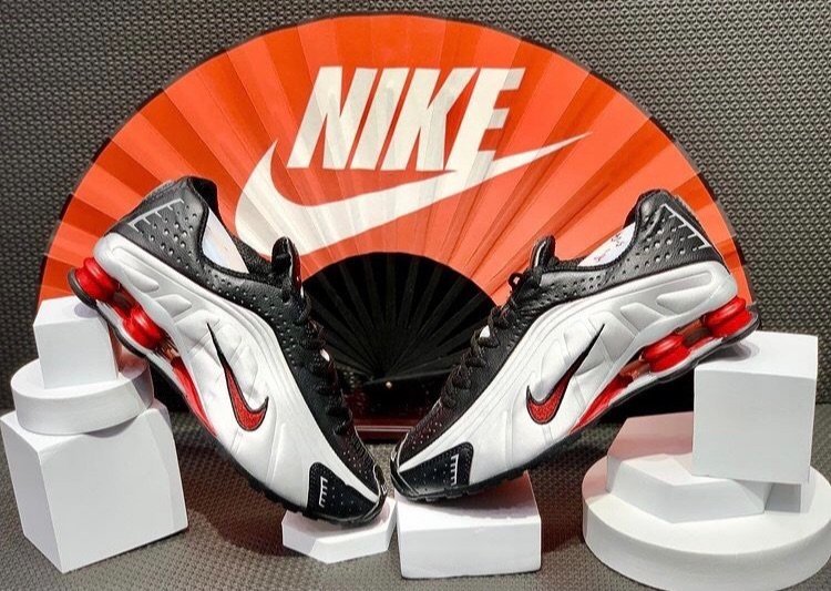 nike shox r4 prata e vermelho