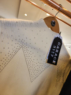 Sweater Medex cuello alto strass y lurex hilo importado en internet