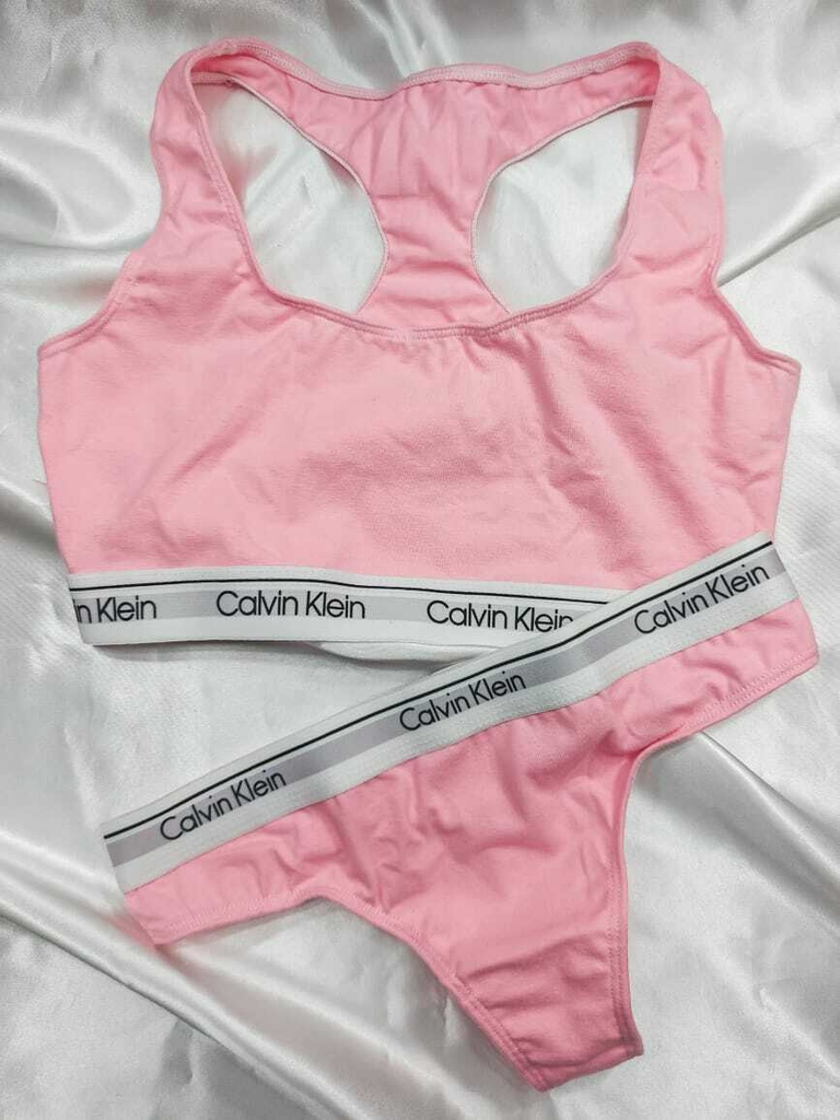 Conjunto Calvin Klein Deportivo rosa - mepuseguapa