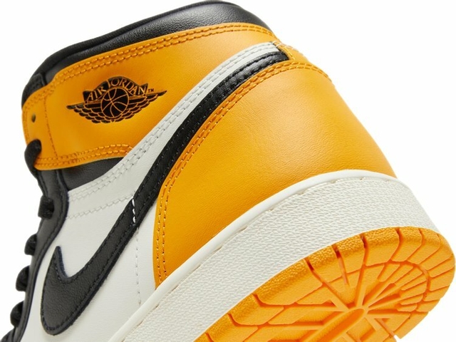 Air Jordan 1 Retro High OG 'Yellow Toe'