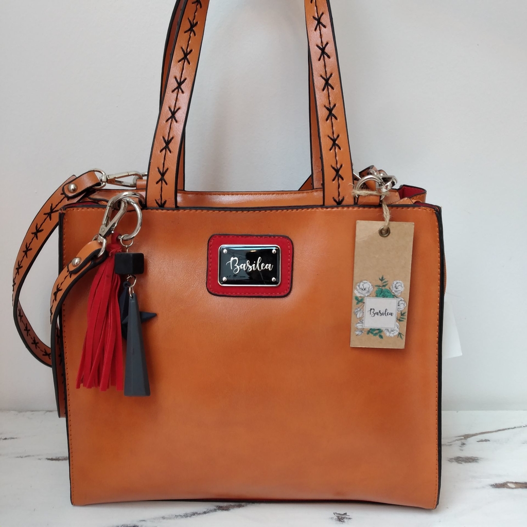 CARTERA BOLSO ECOCUERO COLOR SUELA, BORLA FLECOS Y ESTRELLA LIMA