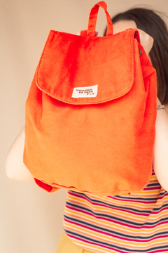 Mochila laranja com bolso escondido - I wanna be your toy bolsas, mochilas e pochetes 