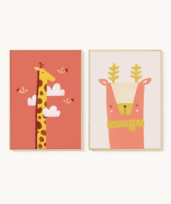 Conjunto com 2 Quadros Decorativos - Girafa Fundo Rosa + Cervo Color