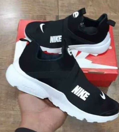 nike elastizadas blancas