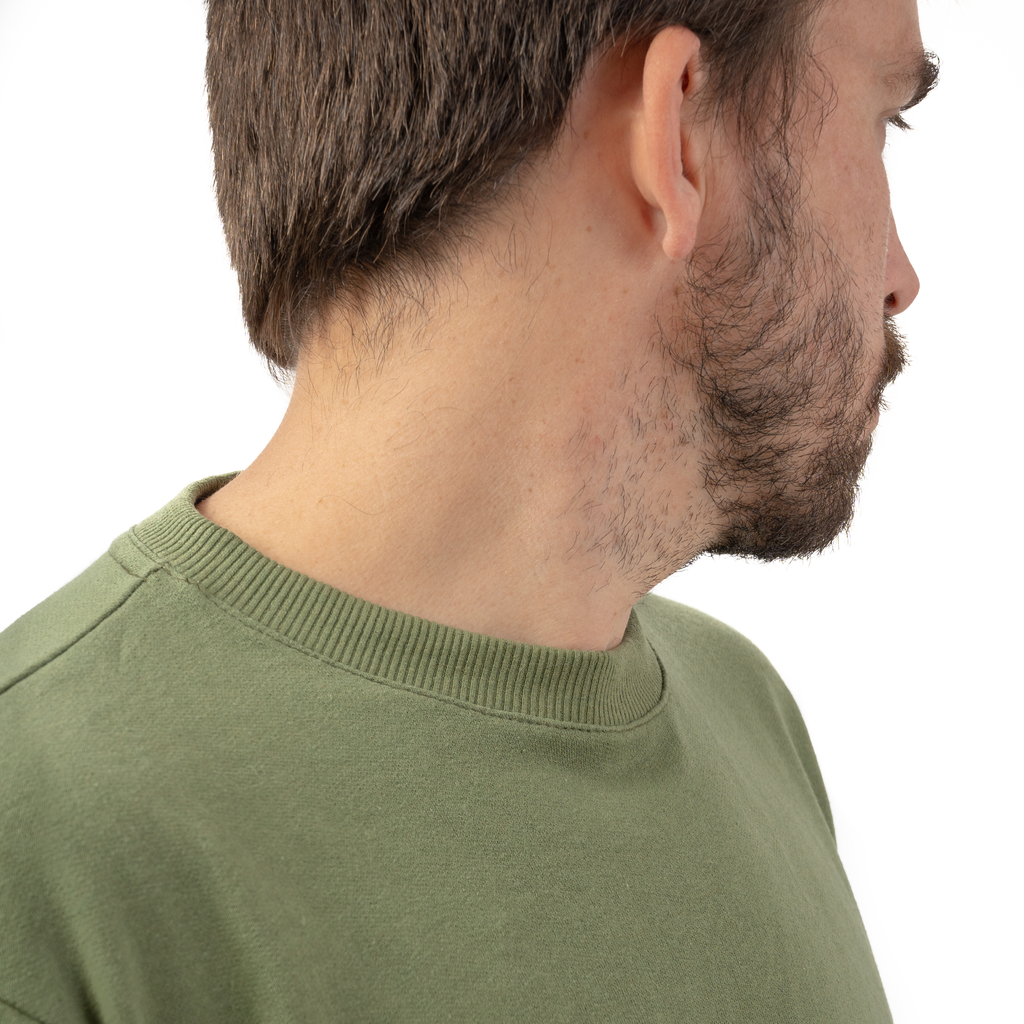 Buzo verde de hombre confeccionado en algodón rústico