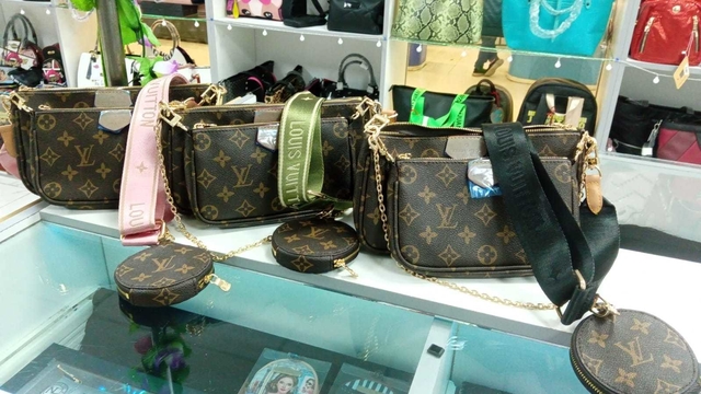 LOUIS VUITTON Multi Pochette Bag - Comprar en Feliciana