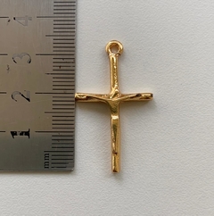 Crucifixo Água Viva com acabamento dourado - comprar online
