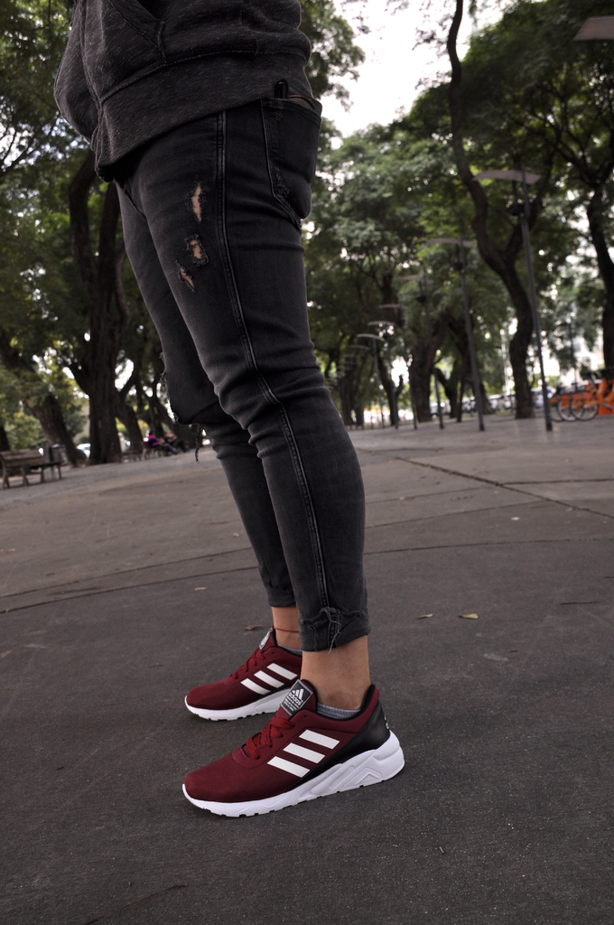 zapatillas adidas color bordo