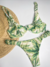 Biquíni Conjunto Tulum Verde Canelado Estampado - Top com Aro Sustentação (Meia Taça) Sem Bojo e Alças de Regulagem e Calcinha Inteira Asa Delta Drapeada
