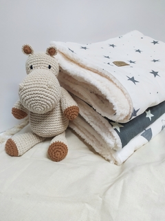 MANTITA BLANCA A ESTRELLAS CON CORDERITO - comprar online