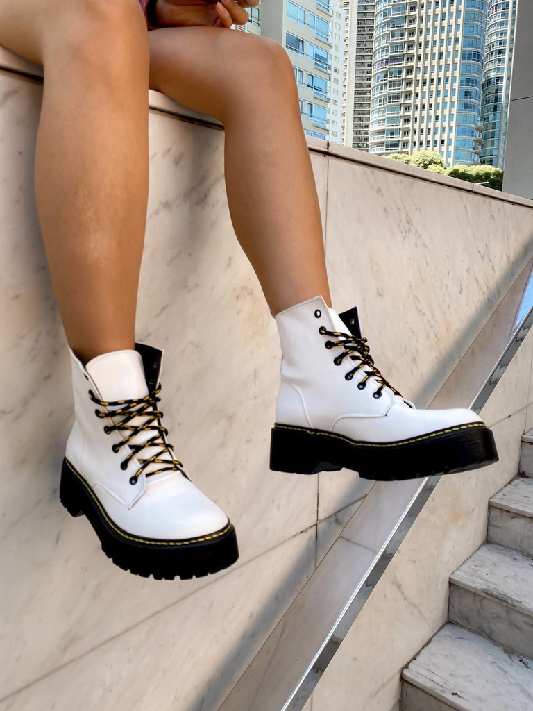 Borcego HELSINKI Blanco - Comprar en Tienda Kenka