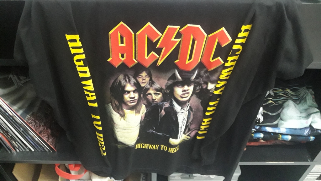 Remera AC/DC Highway to Hell - Comprar en Volumen 4