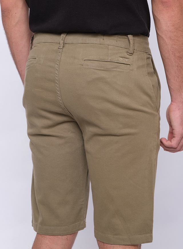 Bermuda Masculina Social Color Verde Militar