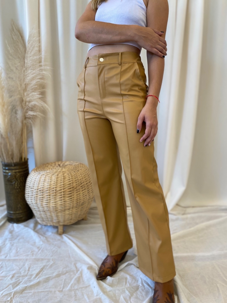 Pantalon Ecocuero Brown recto - A LA PIRINOLA