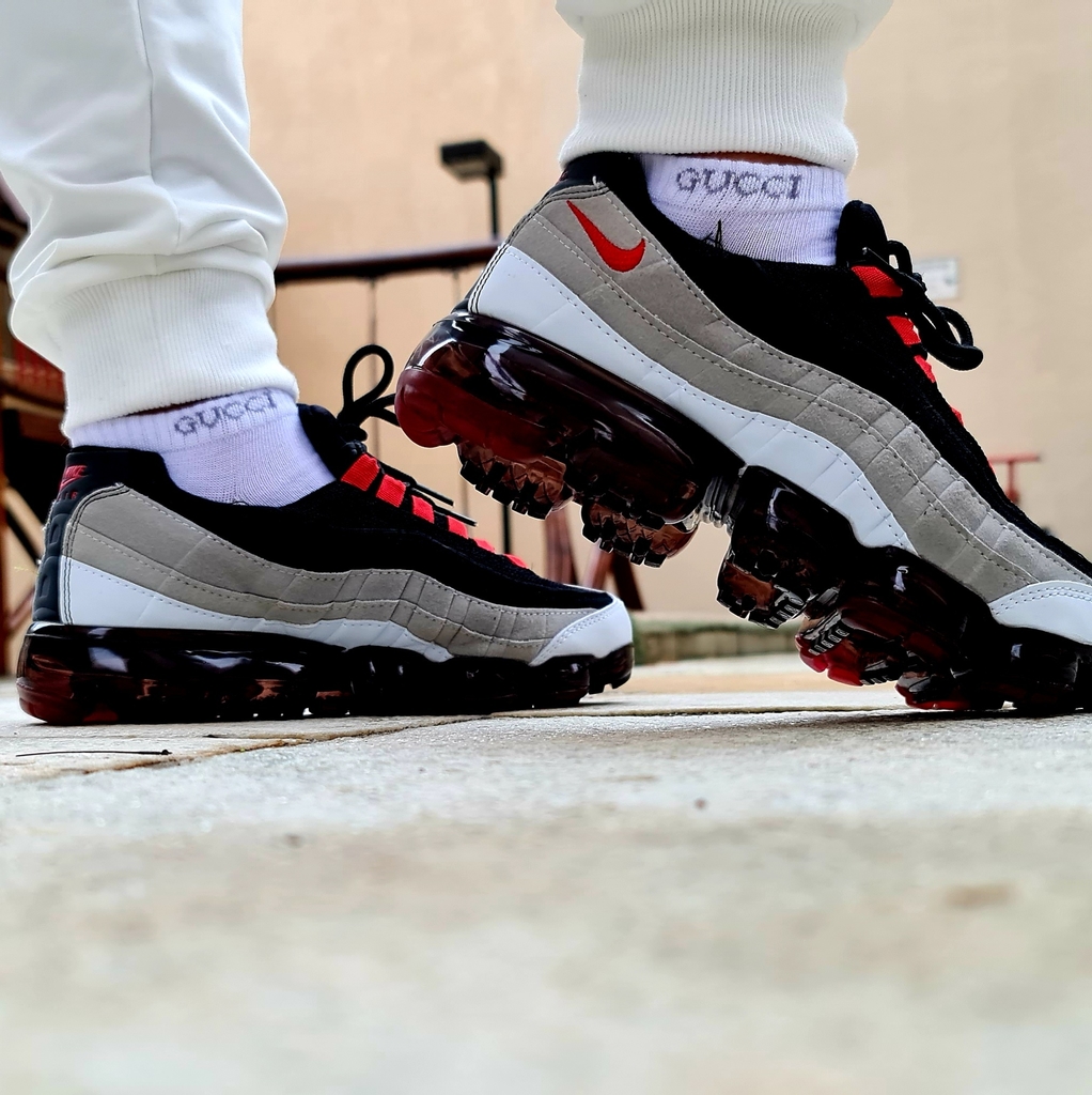 vapormax 95 preto