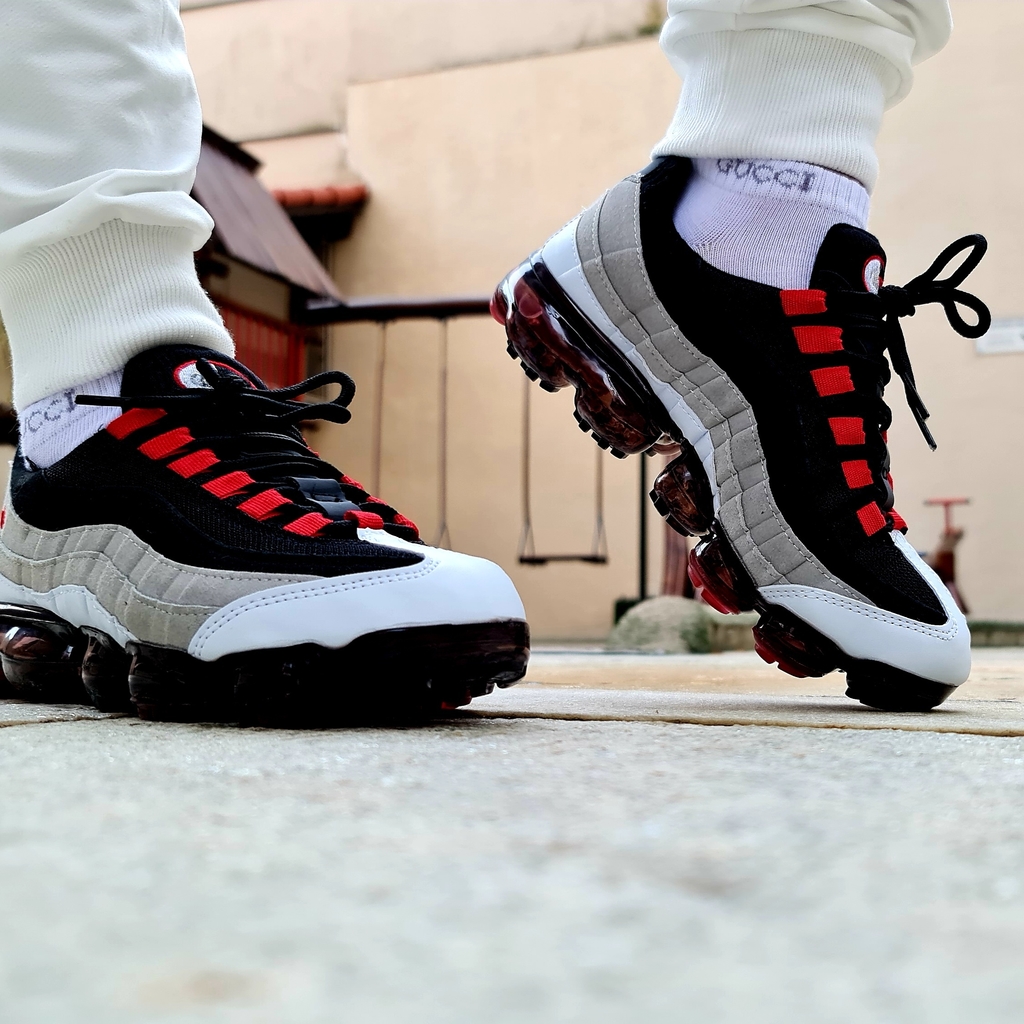 vapormax 95 preto