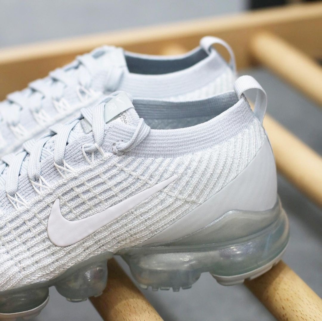 Vapormax 3.0 triple white Clearance