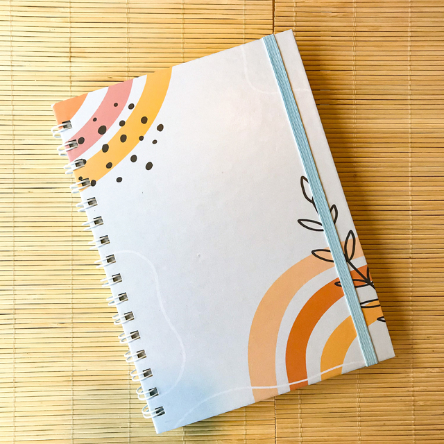 Caderno quadriculado - Peônia papelaria criativa