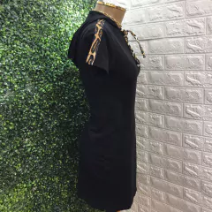 Vestido com touca e listra de oncinha Tam: M - comprar online
