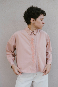 camisa rosa bordada - p