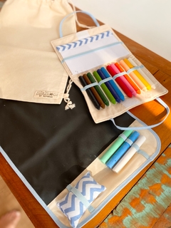 Kit Lousa, Estojo Giz Cera e Mochilinha Azul - comprar online