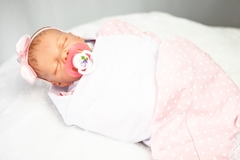 Bebê Reborn Menina Tecido Recém Nascida Realista
