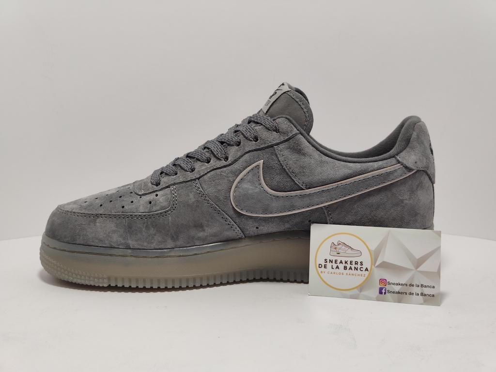 Air Force 1 Gris Gamuza Reflejante