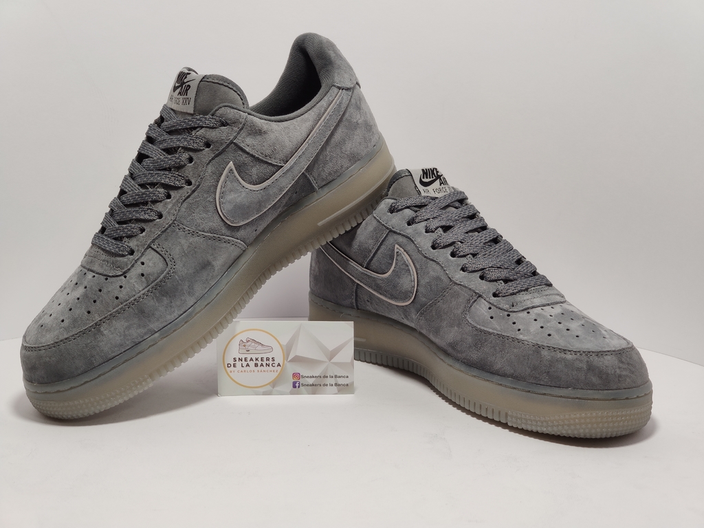 Air Force 1 Gris Gamuza Reflejante