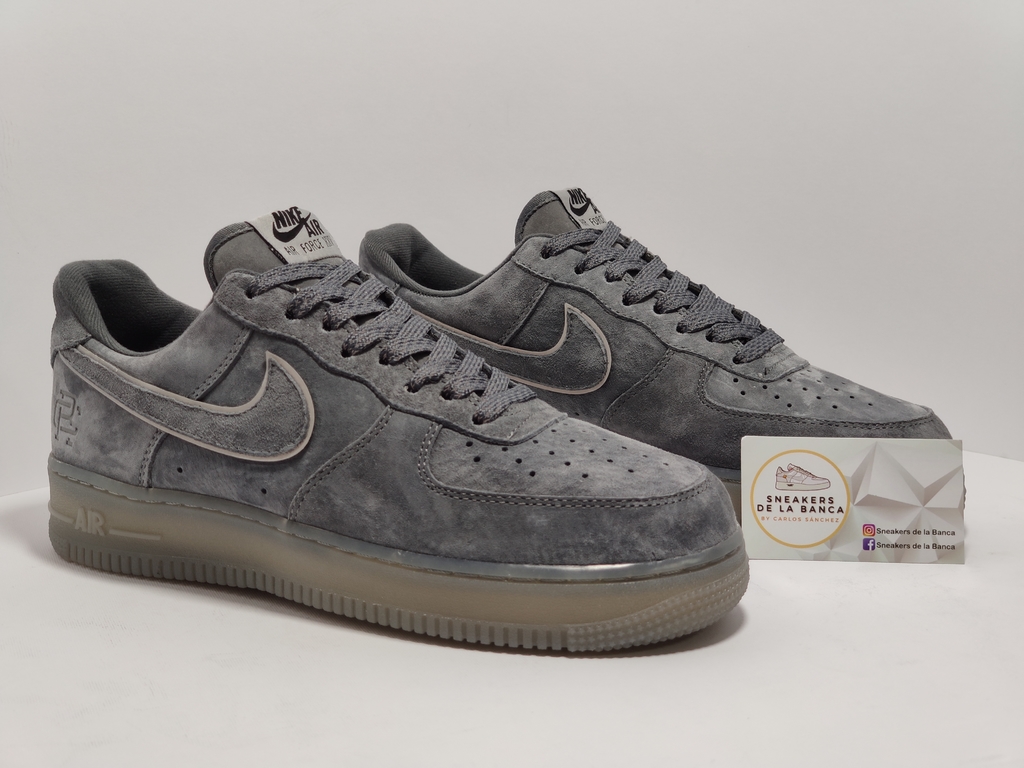 Air Force 1 Gris Gamuza Reflejante