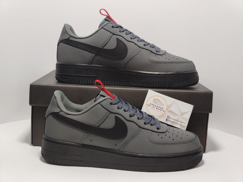 Air Force 1 Gris Rojo - Comprar en Sneakers de la Banca