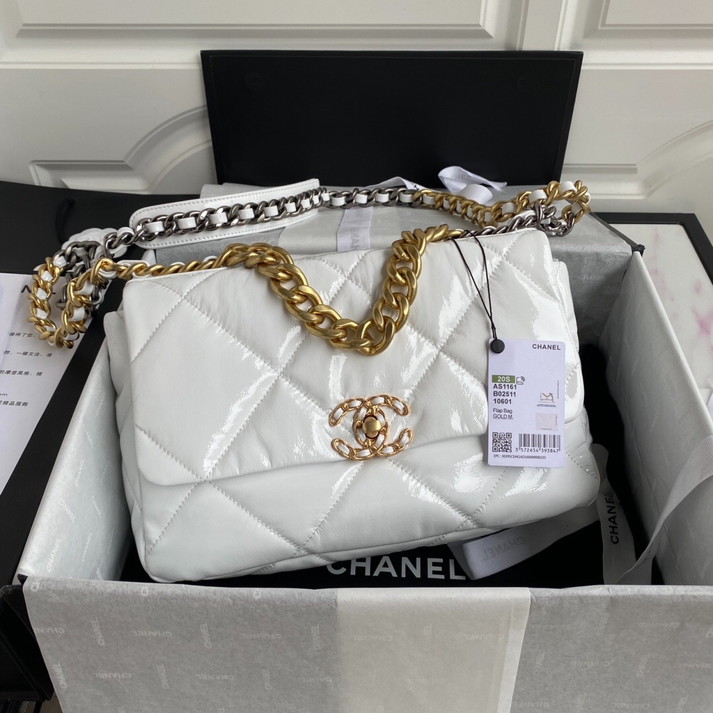 chanel 19 flap white