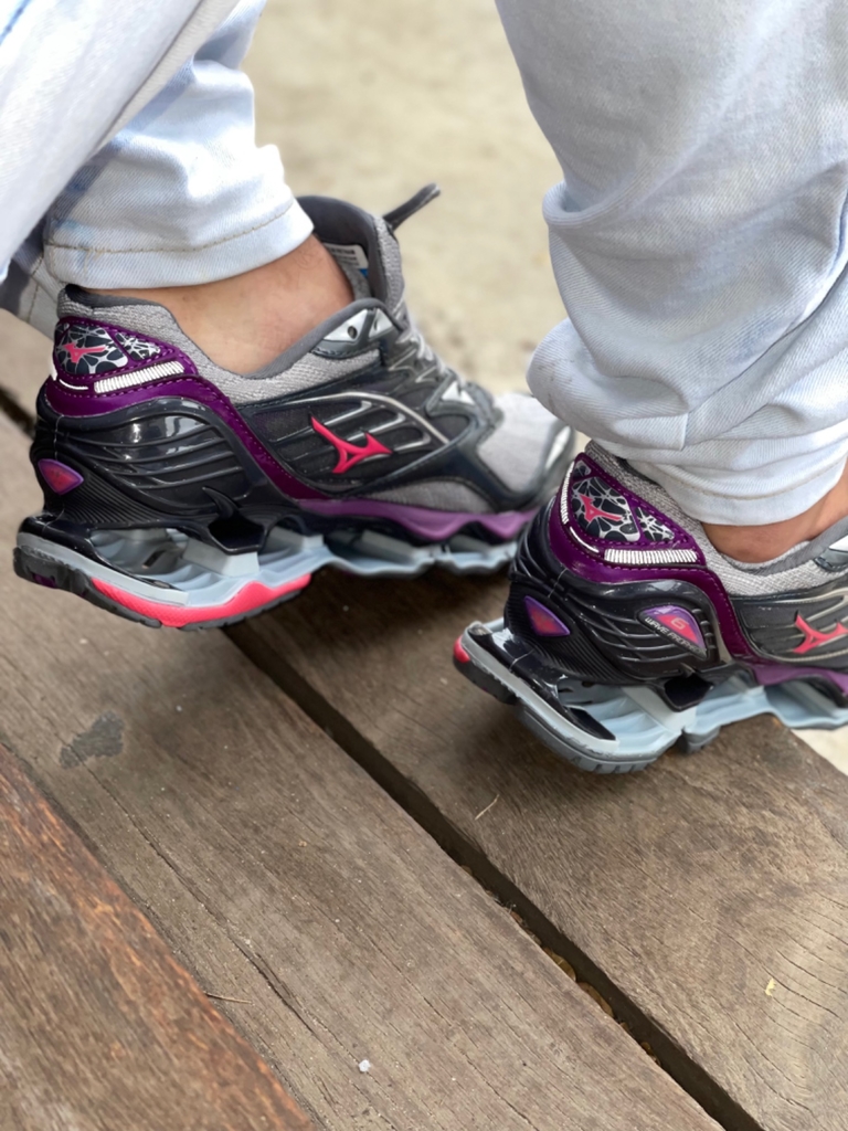Mizuno Wave Prophecy 6 - Cinza com Roxo - DD Outlet
