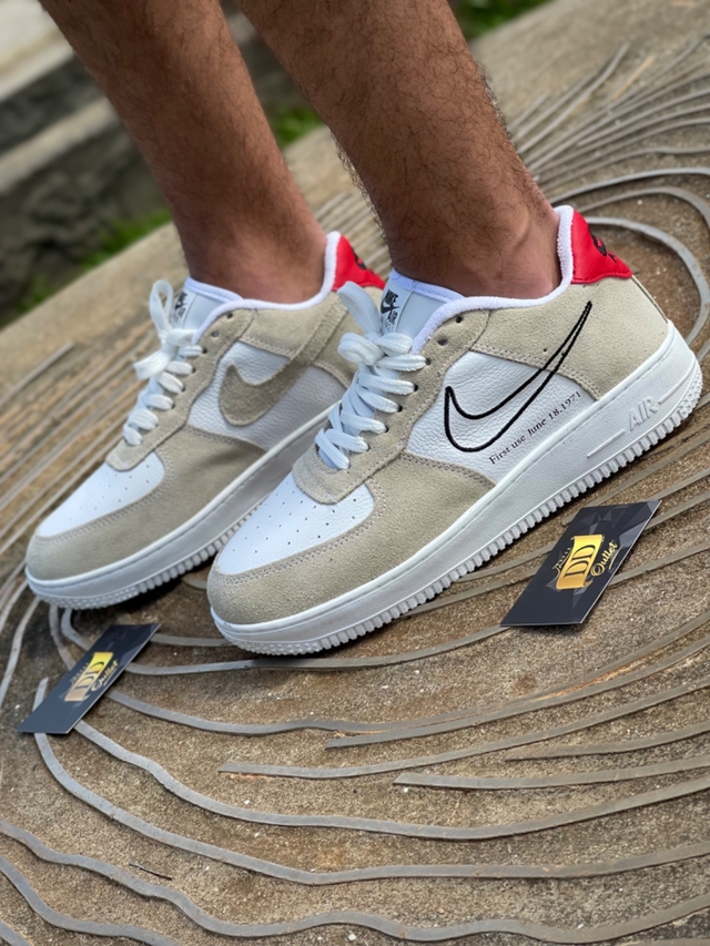 Nike Air Force one 07 - Bege com branco - DD Outlet
