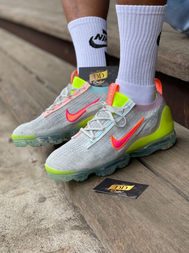 NIKE VAPORMAX 5.0 2022 FK - CINZA, ROSA E VERDE