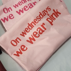 Camiseta On Wednesday We Wear Pink - Ophelia