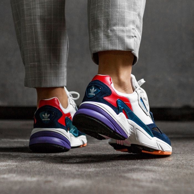Zapatillas Adidas Falcon Crystal White/ Navy Zapatillas Adidas Falcon Crystal White/ Navy