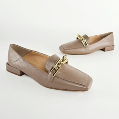 Sapatilha Loafer Chain Couro Naturalle Taupe - comprar online