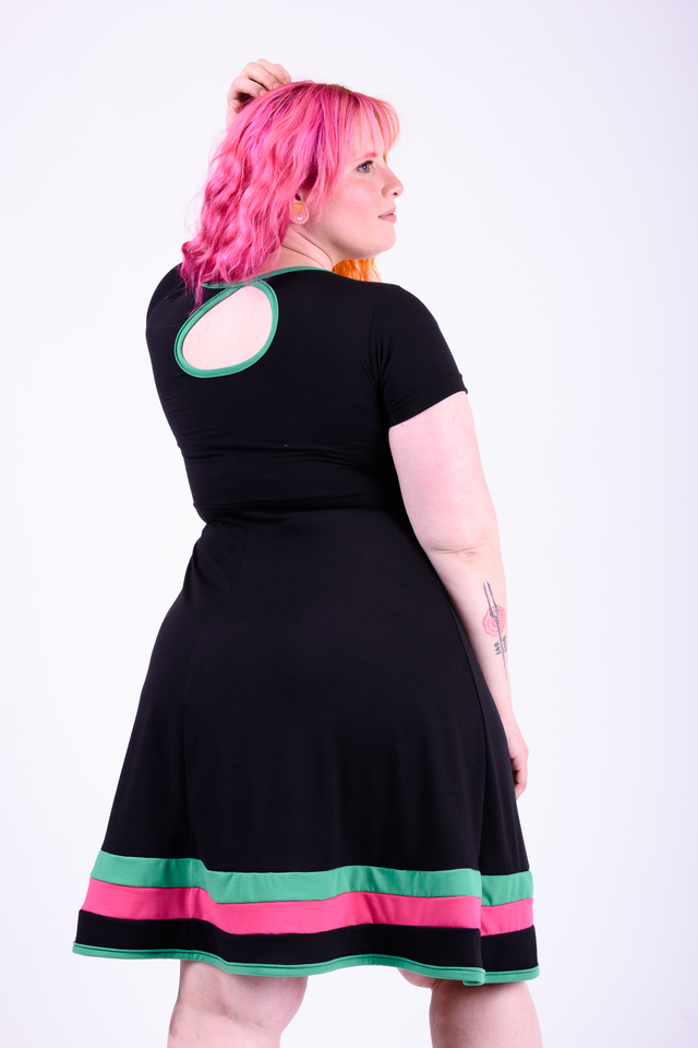 Vestido Modal Corto Escote V | Distrito Moda