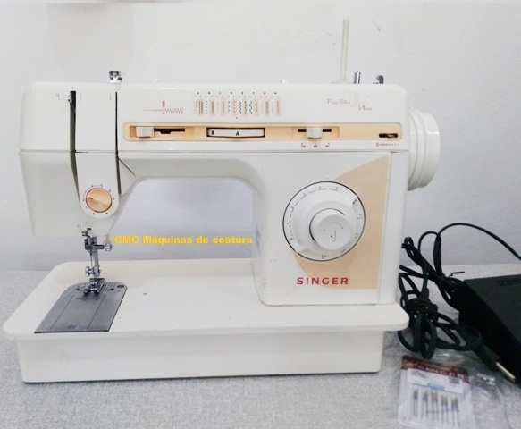 Máquina de costura Singer Facilita Plus (Usada)