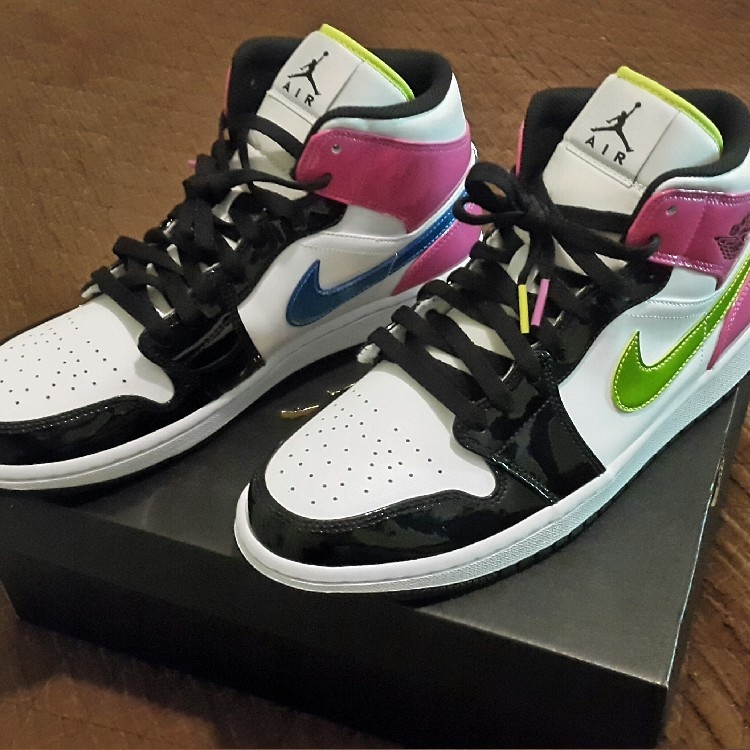 air jordan 1 mid active fuchsia