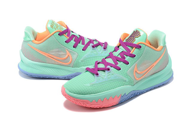 tenis kyrie low 4