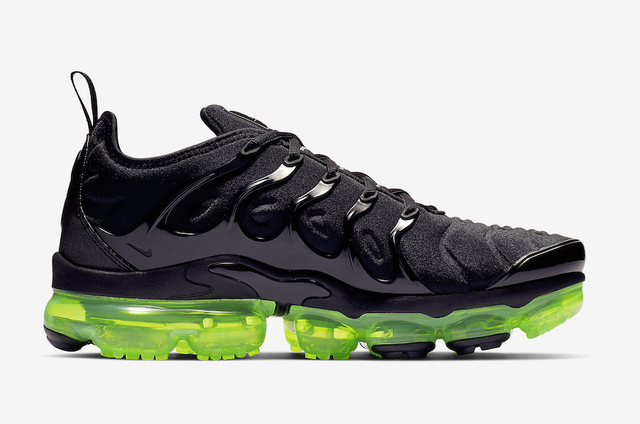 nike air vapor max black volt