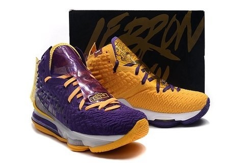 Nike LeBron 17 Lakers – Atmosfera