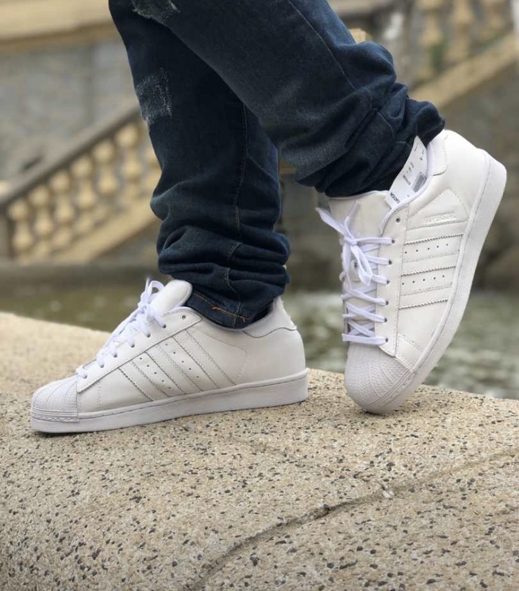 super star todo branco